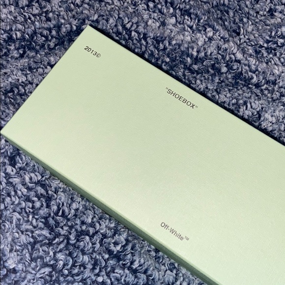 OFF-WHITE SLIDES (NEVER WORN) - Picture 2 of 6